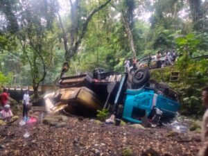 kendaraan yang mengalami kecelakaan di Sembalun